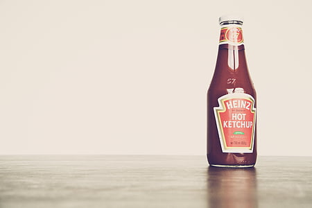 Heinz hot ketchup bottle thumbnail