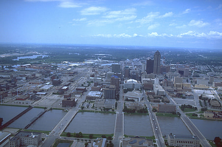 Aerial view of floodwaters in Des Moines, Iowa thumbnail