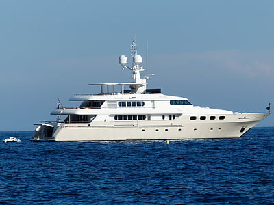 white yacht thumbnail