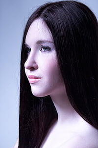 woman with makeup thumbnail