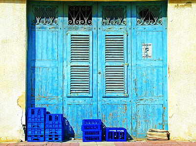 blue plastic crates thumbnail