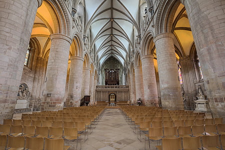 cathedral interior thumbnail