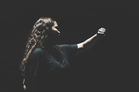 photo of woman looking left hand thumbnail