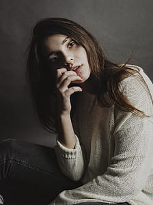 Woman in White Coat thumbnail