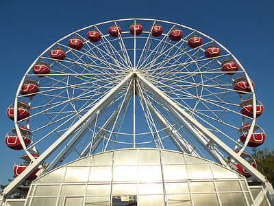 Amusement Park, Giant Ferris Wheel thumbnail