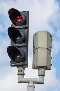 black traffic light thumbnail
