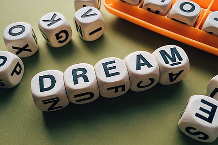 white dream dice thumbnail
