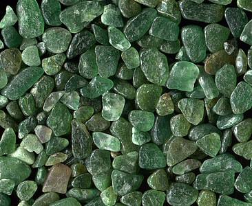 green gemstone lot thumbnail