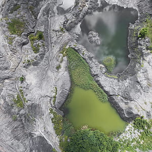 aerial photography of body of water thumbnail