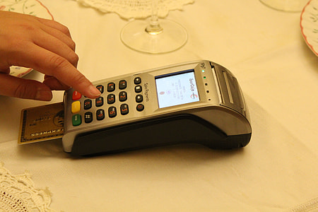 turned-on gray credit card terminal thumbnail