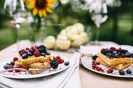 Healthy lunch in the garden thumbnail