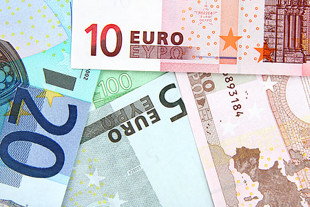 5, 100, 20, and 10 Euro banknotes thumbnail