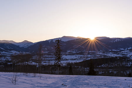 sun rays passing through mountain thumbnail
