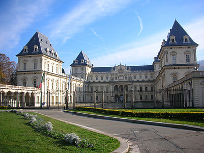 Valentino Castle in Turin thumbnail