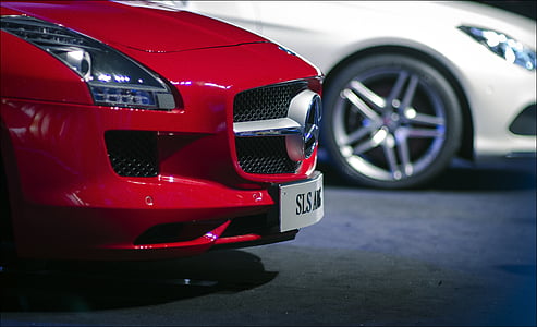 red Mercedes-Benz car thumbnail