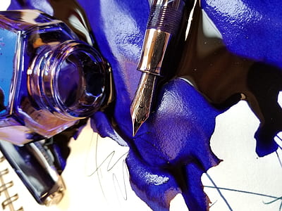 black fountain pen thumbnail