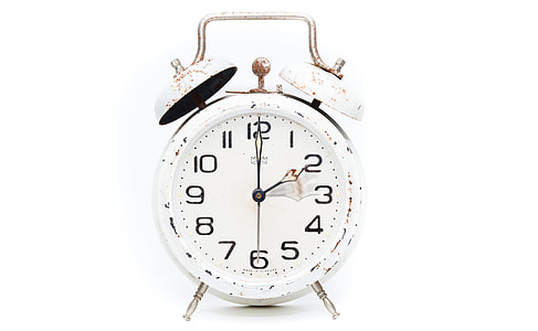 alarm clock at 2:00 am/pm thumbnail