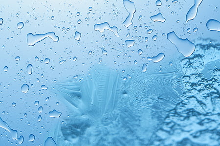 underwater photography of water droplets thumbnail