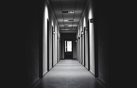 photo of hallway thumbnail