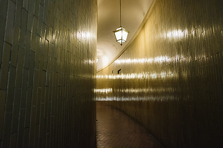 Lamp in the tonnel thumbnail