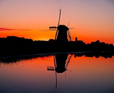 silhouette of windmill thumbnail