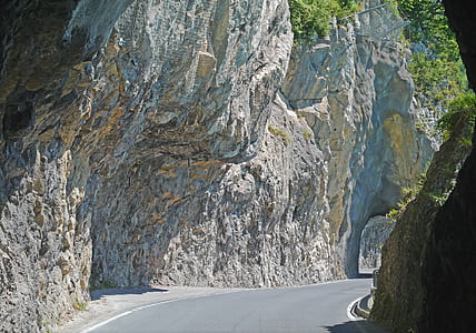gray rock formation thumbnail