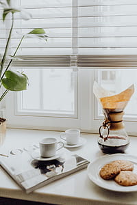Brewing third wave coffee with Chemex thumbnail