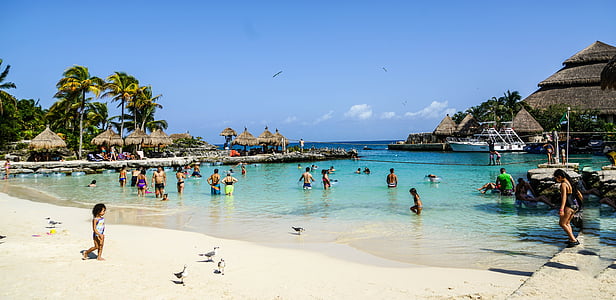 photo of group of people in the beach thumbnail