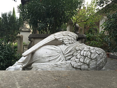 reclining angel statue thumbnail