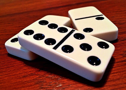 three domino tiles thumbnail
