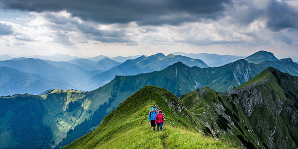 people walking at the moutain thumbnail