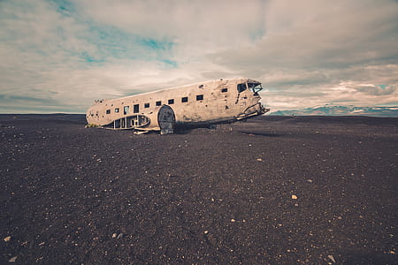 wreck plane on sand thumbnail