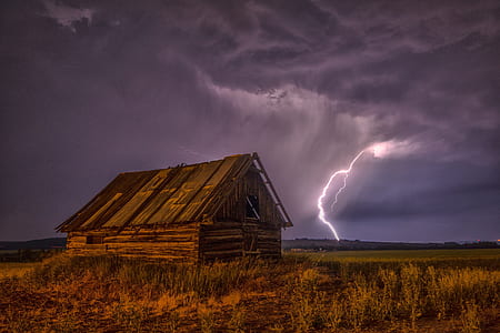 lightning near house thumbnail