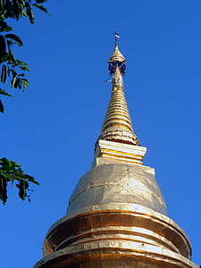 Pagoda of Nantaram Temple in Chiang Mai, Thailand thumbnail