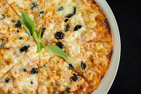 pizza on plate thumbnail