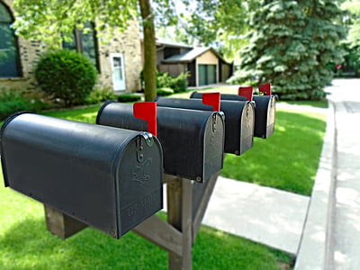 closed black mailbox thumbnail