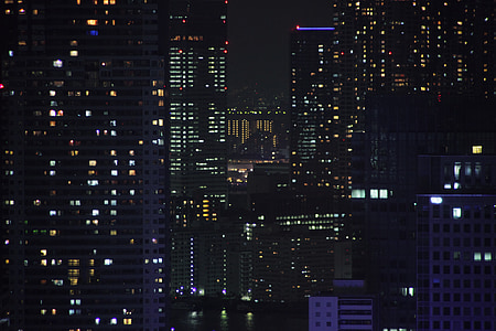 city skyline at night thumbnail