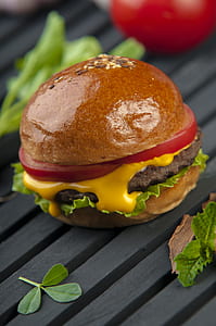 shallow focus photography of hamburger thumbnail
