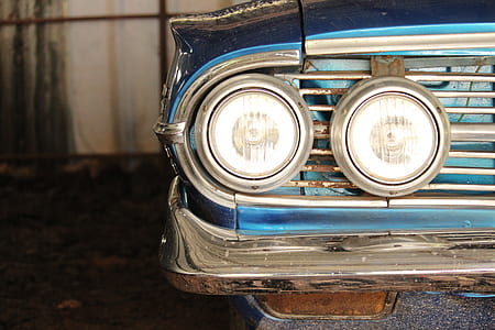 blue car headlight thumbnail