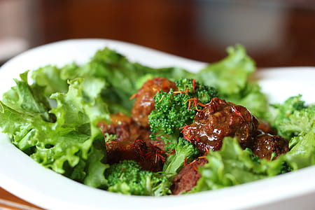 green leafy vegetable in white bowl thumbnail