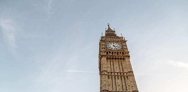 low angle photography of Big Ben in London at daytime thumbnail