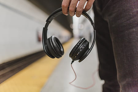 black wireless headphones thumbnail
