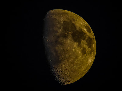 photo of moon thumbnail