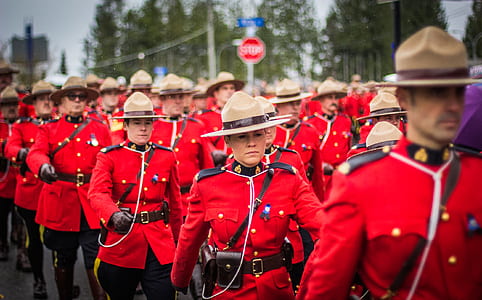 selective focus photo of soldier parade thumbnail