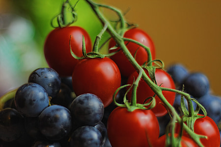 grapes and tomatoes thumbnail