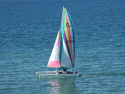 white boat thumbnail