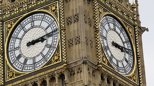 closeup photo of Big Ben at daytime thumbnail