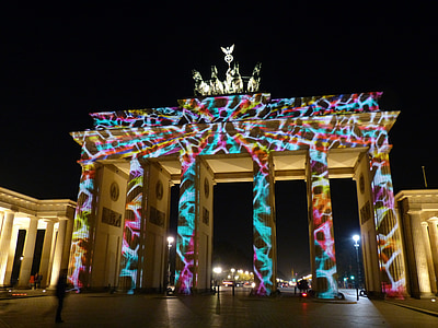 Brandenburg Gate, Germany at nightime thumbnail