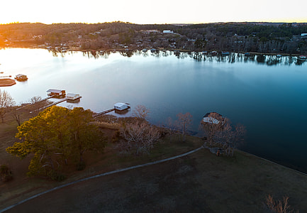 houses on body of water thumbnail