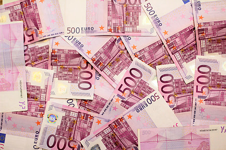 500 Euro banknotes thumbnail